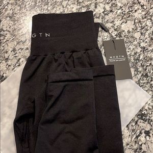 Black solid seamless leggings
